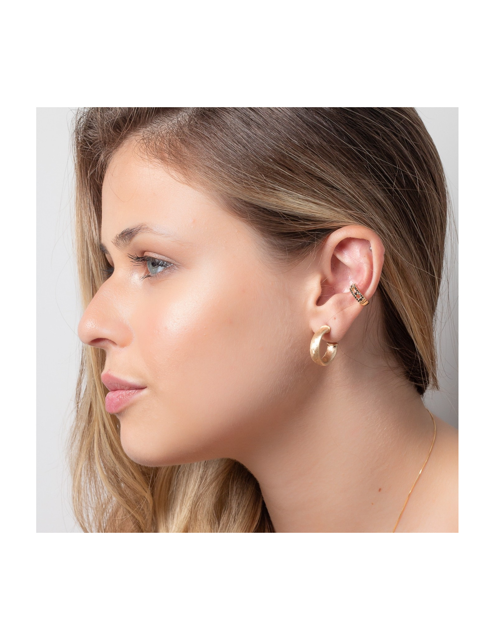 Pendientes de aro oro 18k, rodio, acabado mate, versátil, básico.