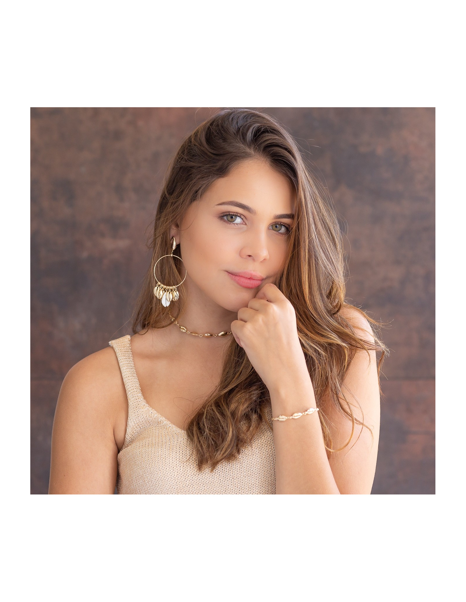Pulseira Conchas | minimalista, banhada em ouro 18k, comprimento ajustável.