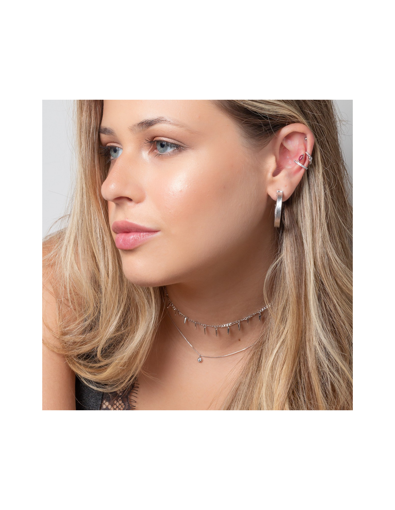 Collar Choker Pinchos | Gargantilla minimalista punk en oro 18k.