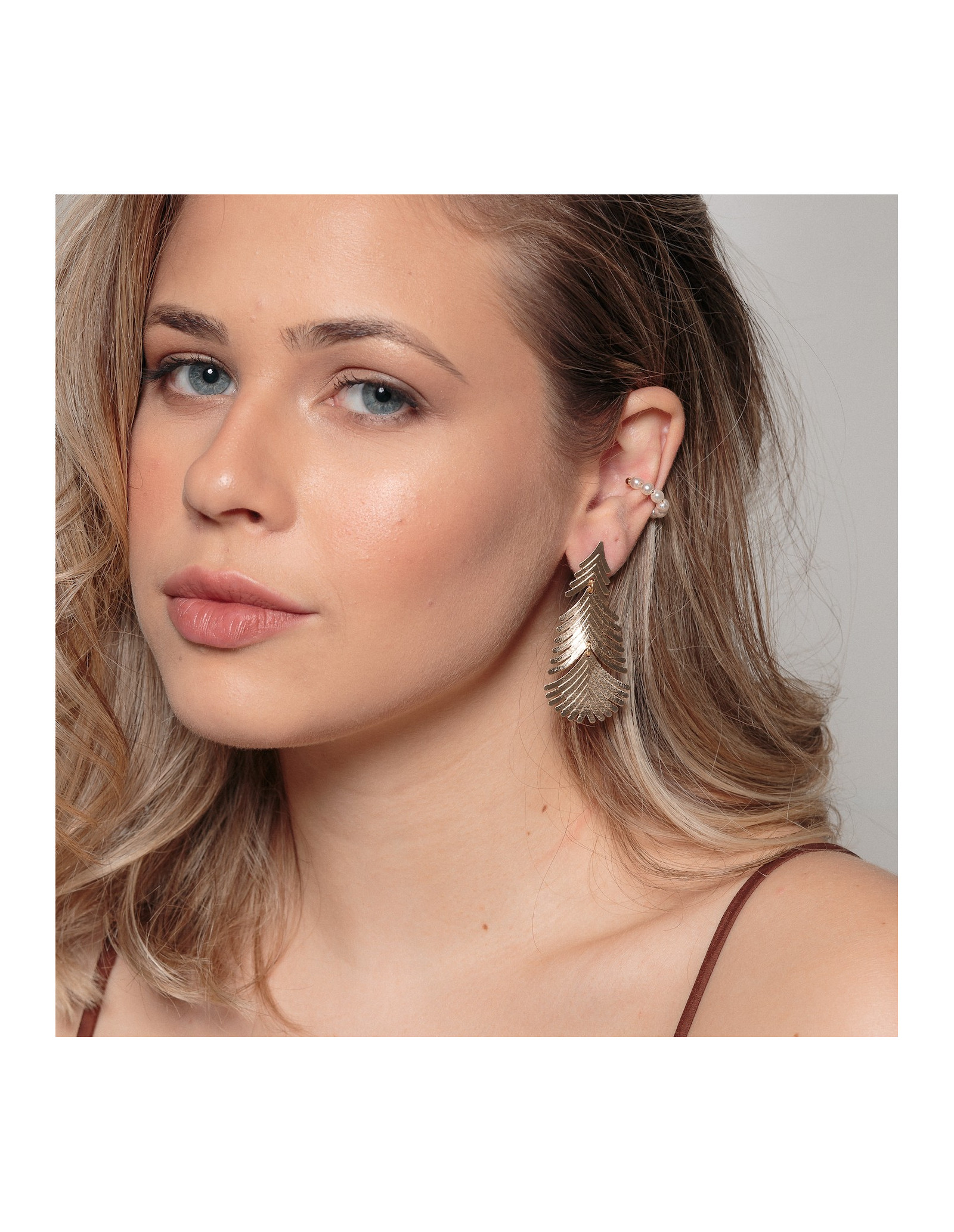 Pearl Ear Cuff | non pierced gold cartilage ear cuff | Malu Maiese