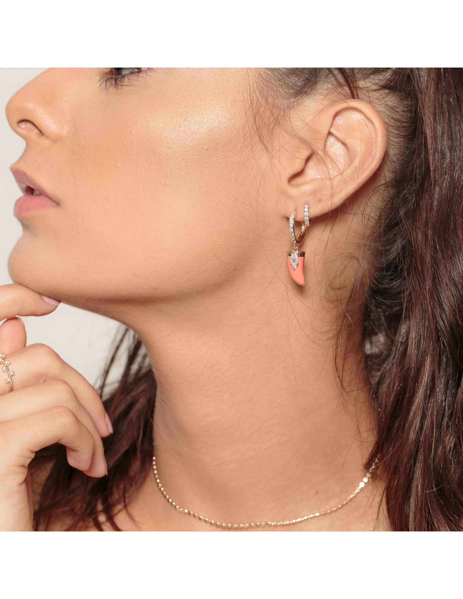 Aros Chilli | Pendientes aro con charm pimienta, oro 18k y circonitas.