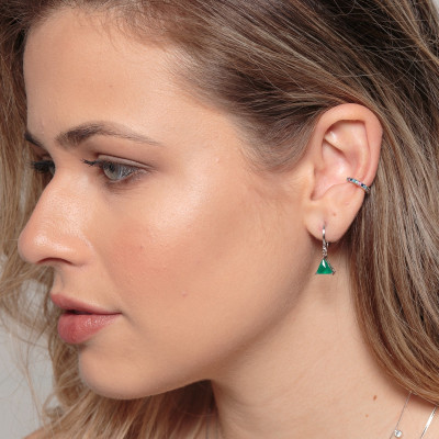 Aros Bianca | Pendientes de aro con charm triangulo circonita verde. 2