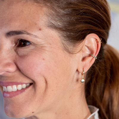 Shell Hoop Earrings | Earrings with charms | Gold plated 2