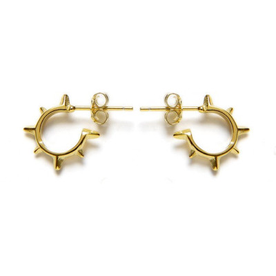 Argola Mini Rock | Prata 925 e Banhados em Ouro de 18k.