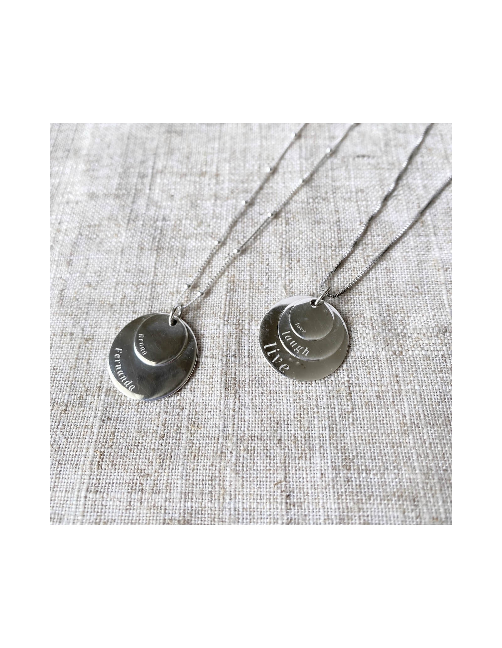 Colar Plaque Trio | Colar com 3 Medalinhas para Personalizar suas Joias