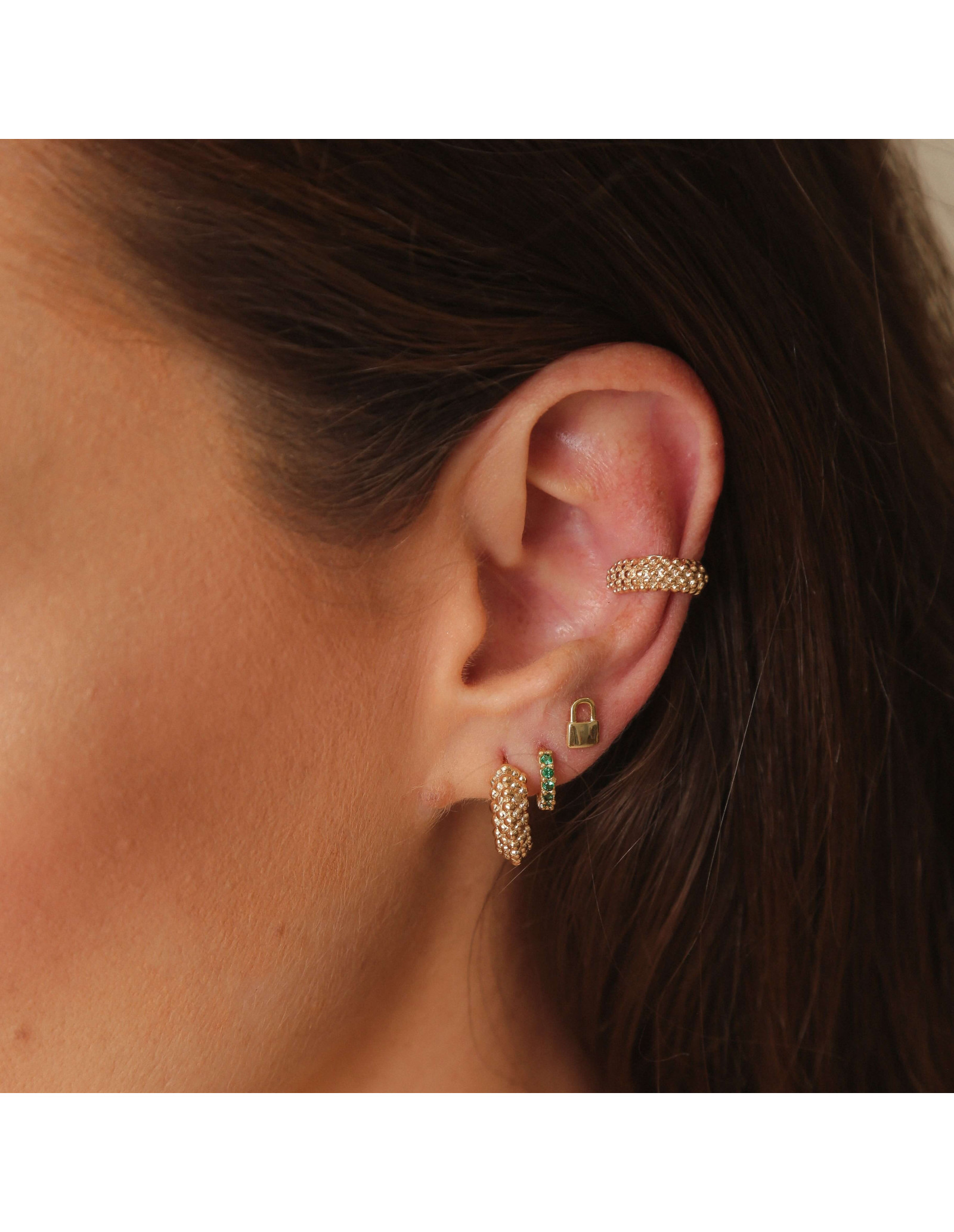 Aros Mila | Pendientes de Aro Chapado en Oro 18k, Textura Pelotitas.