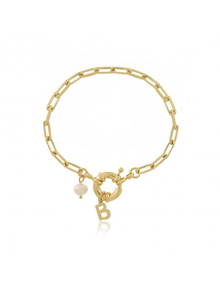 Personalised bracelet with initial and river pearl. Chain with elongated links and sailor clasp.