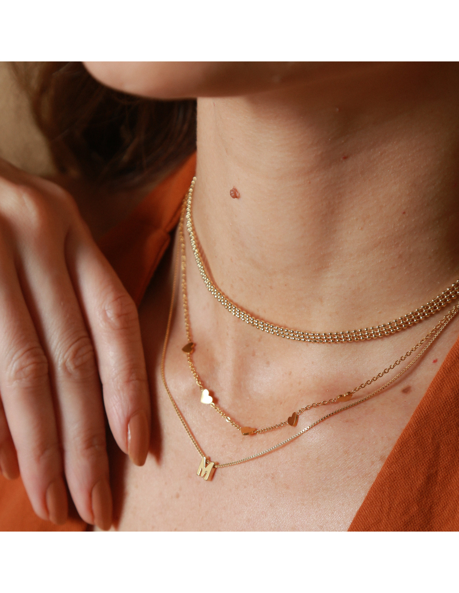 Collar Initials | Collar de Letra Chapado en Oro | Malu Maiese